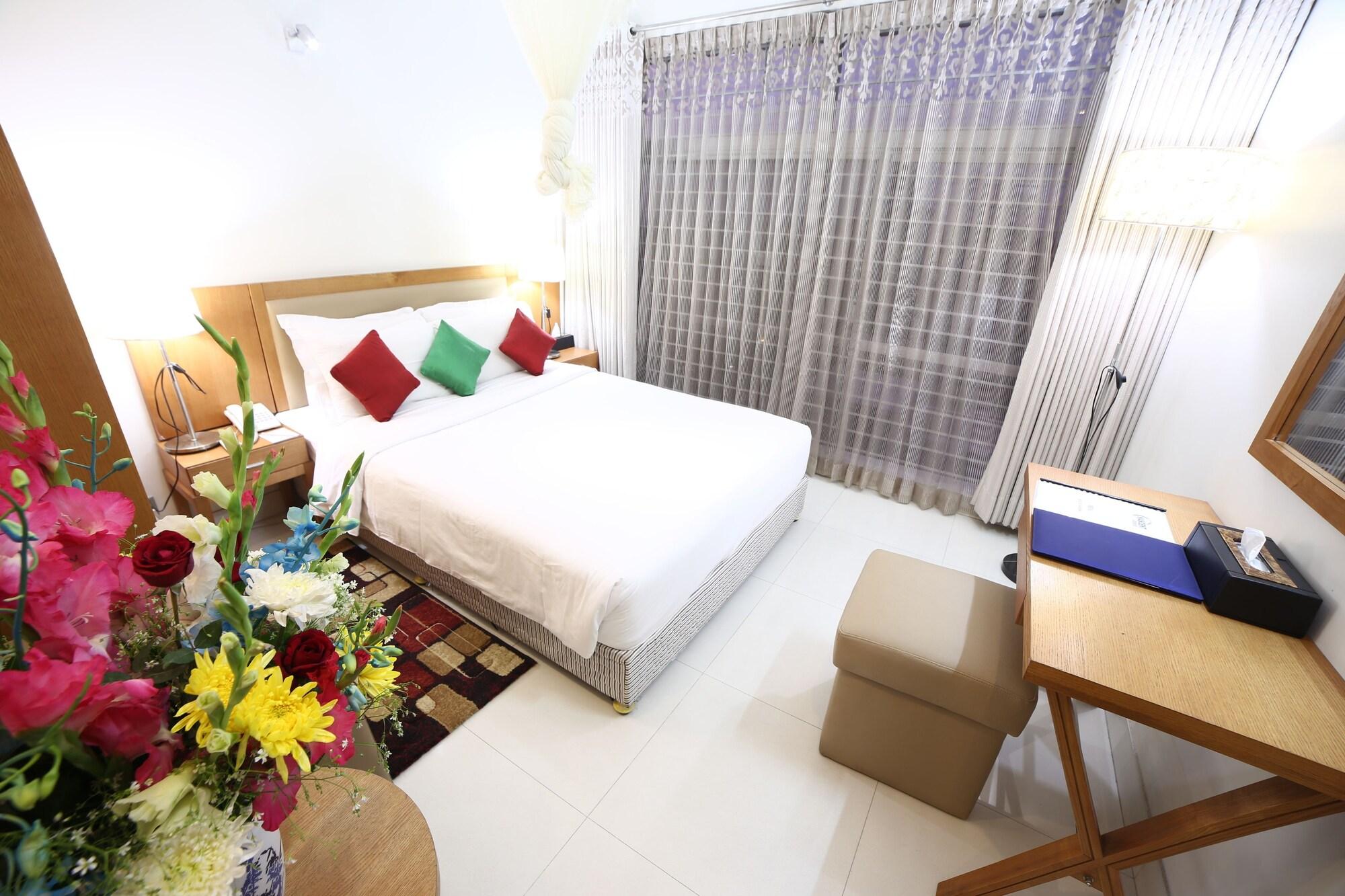 Nascent Gardenia Luxury Suites Дакка Екстер'єр фото